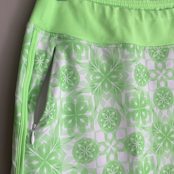 💰3 for $40 💰 Cutter & Buck Neon Green Golf Skirt - Picture 3 of 5